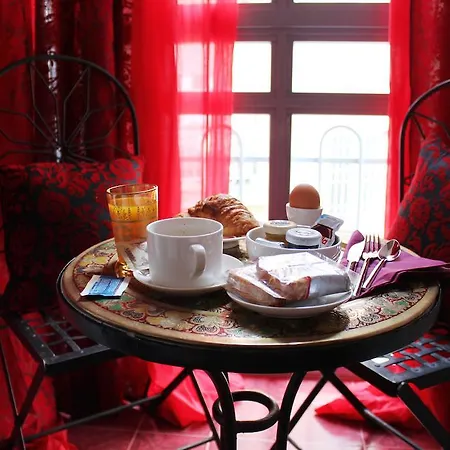Abracadabra Tortona Bed & Breakfast 2*