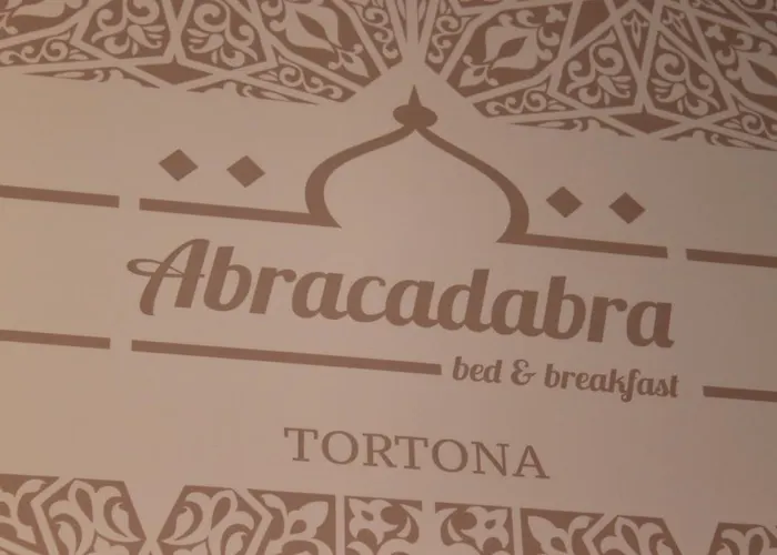 לינה וארוחת בוקר Abracadabra Tortona 4*